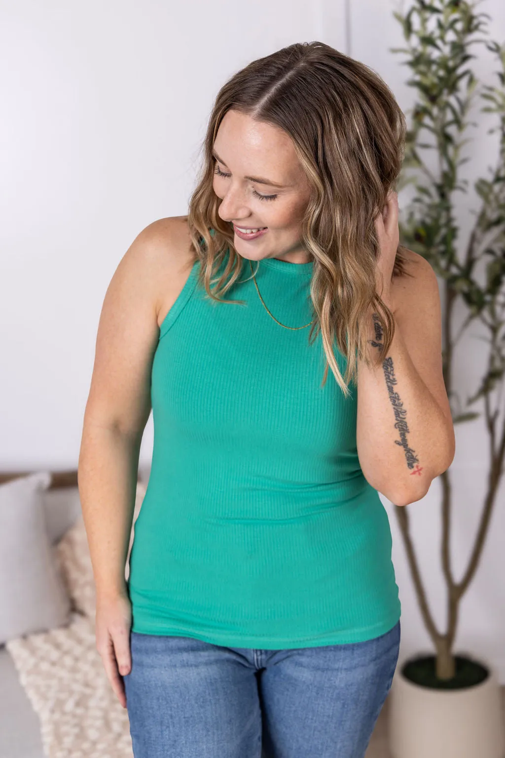 05.20 EN ROUTE Tara Ribbed Tank - Green